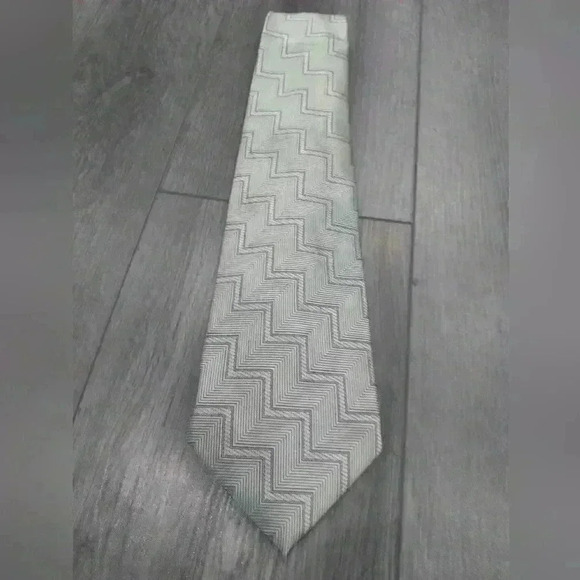 Consenso Uomo Milano hand  sewn Italian tie - Picture 1 of 5
